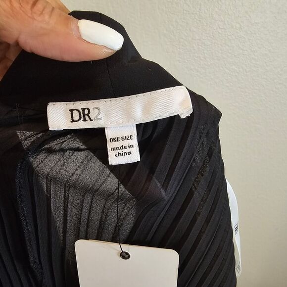 NWOT DR2 Black Sheer Pleated Cover Robe One Size - Picture 7 of 9